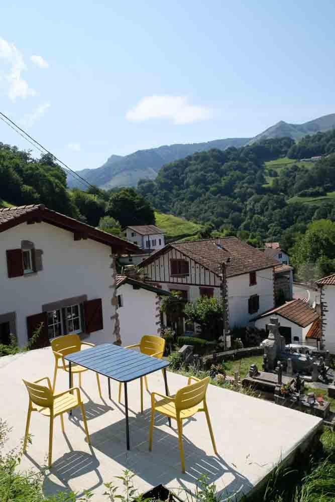 Logis Hotel Erreguina Banca Exterior photo