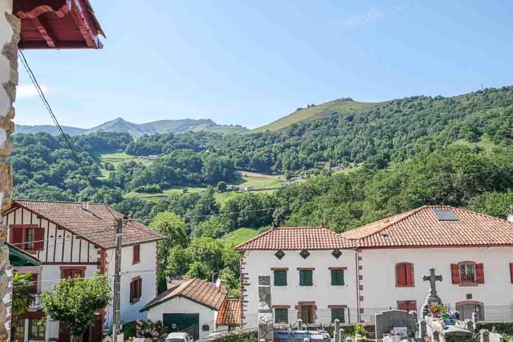 Logis Hotel Erreguina Banca Exterior photo