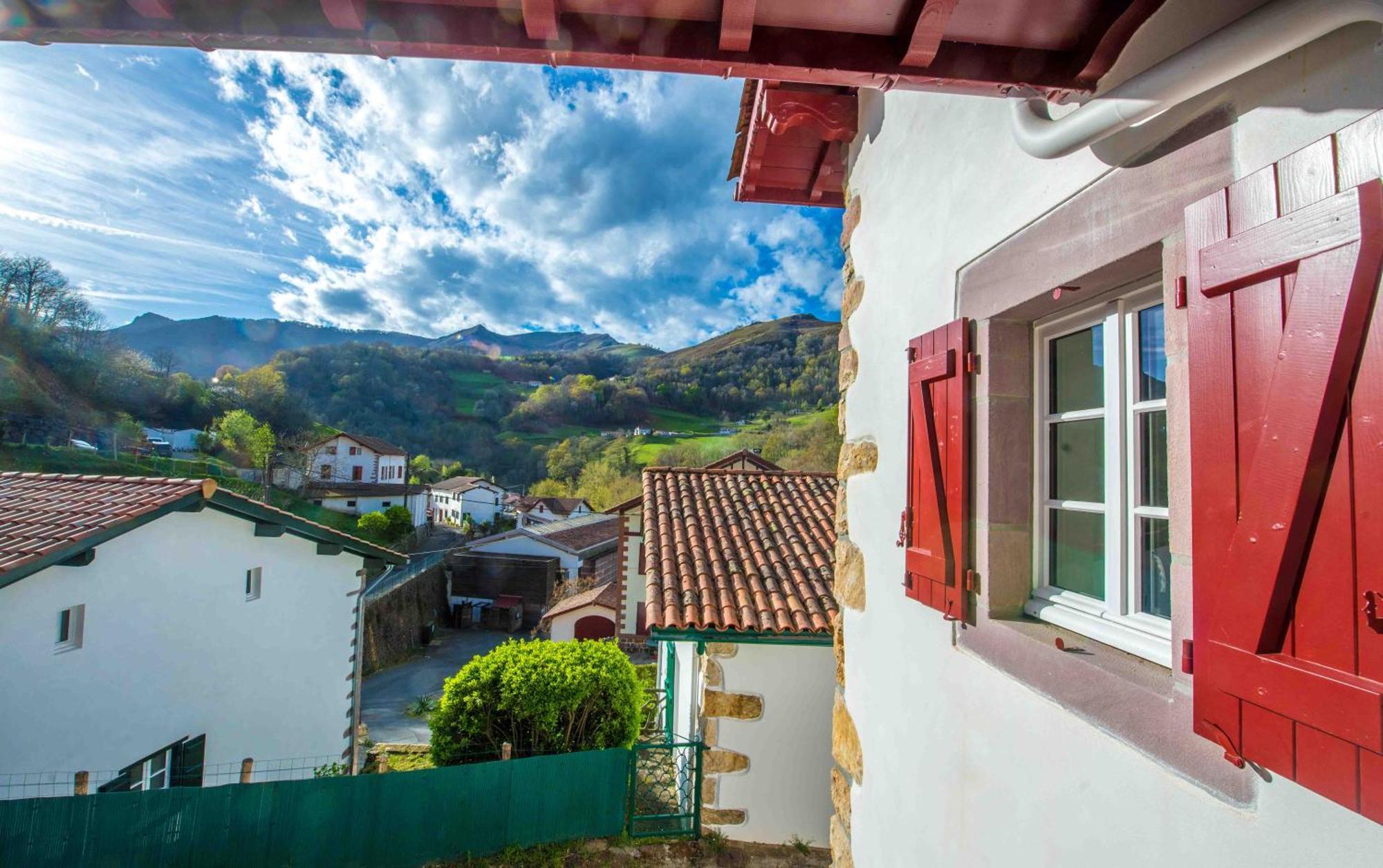 Logis Hotel Erreguina Banca Exterior photo