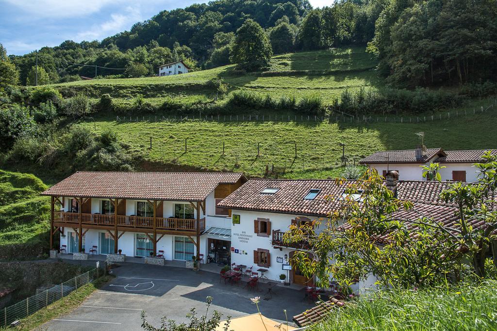 Logis Hotel Erreguina Banca Exterior photo